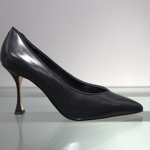 Manolo Blahnik Urgenzapla Pump (SOLD through IG) - Picture 3 of 3